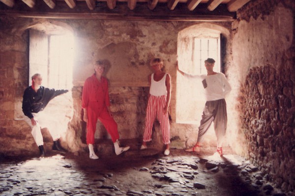 Group Colour Church Inside Small